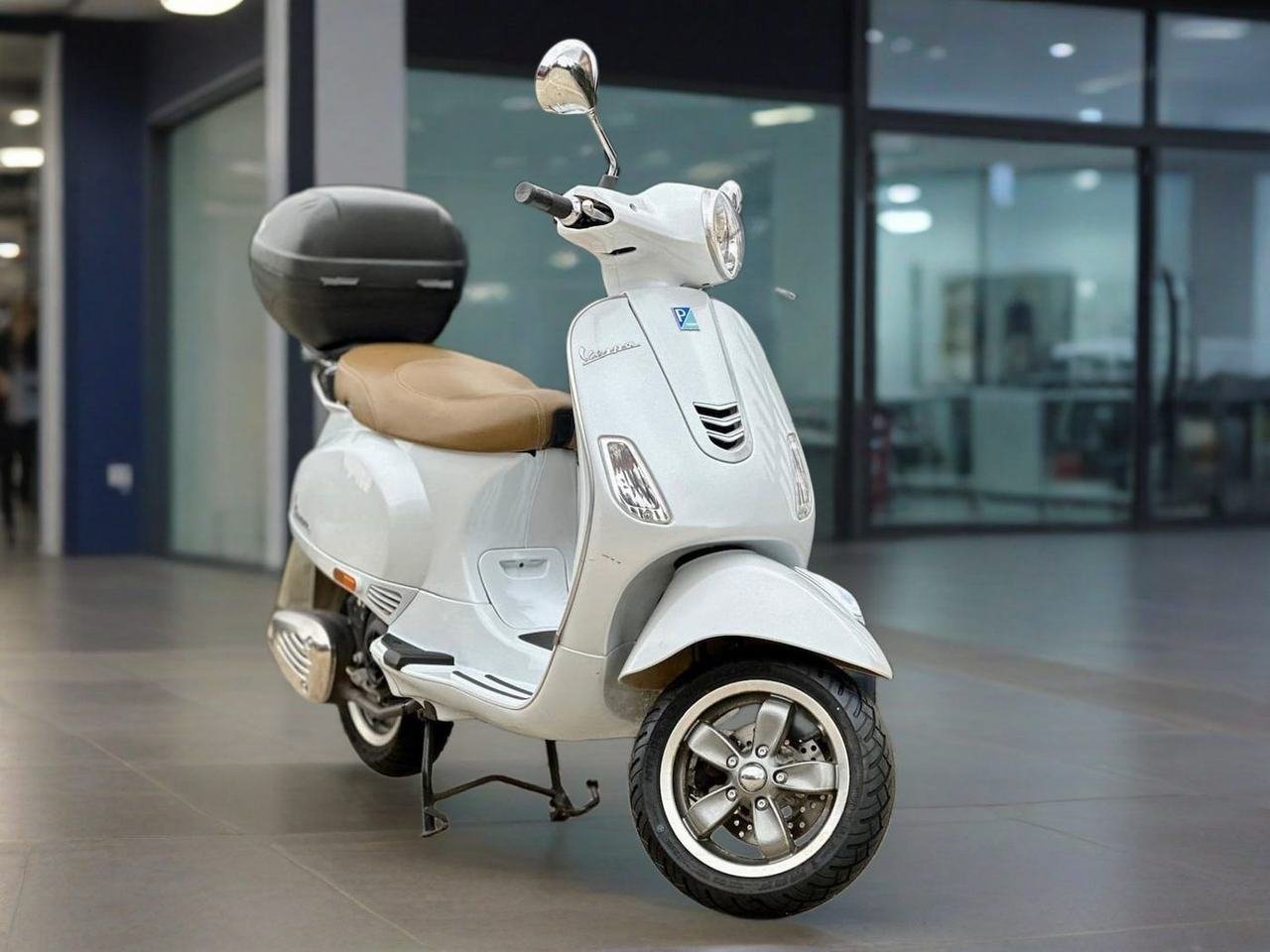 2019 Piaggio Vespa 125 Douglas